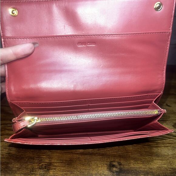 Miu Miu - Continental Wallet - Croc Embossed- Pink - Picture 7 of 12